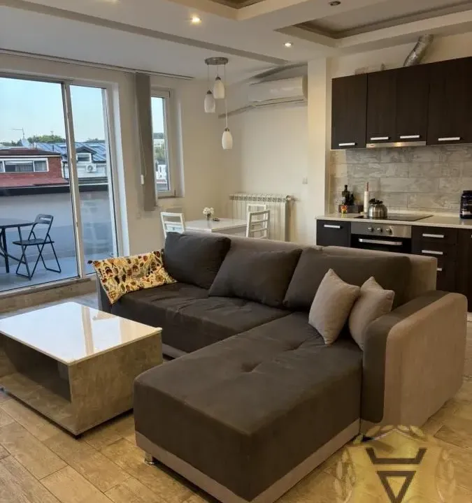 Izdavanje, trosoban stan, 92m², Bulbulder, Zvezdara Sve Podlokacije