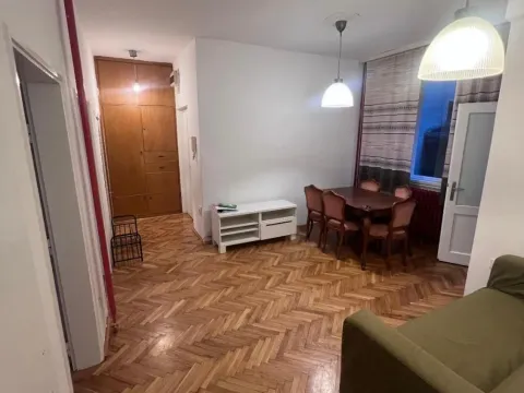 Izdavanje, trosoban stan, 55m², Savski Venac, Beograd - image 11