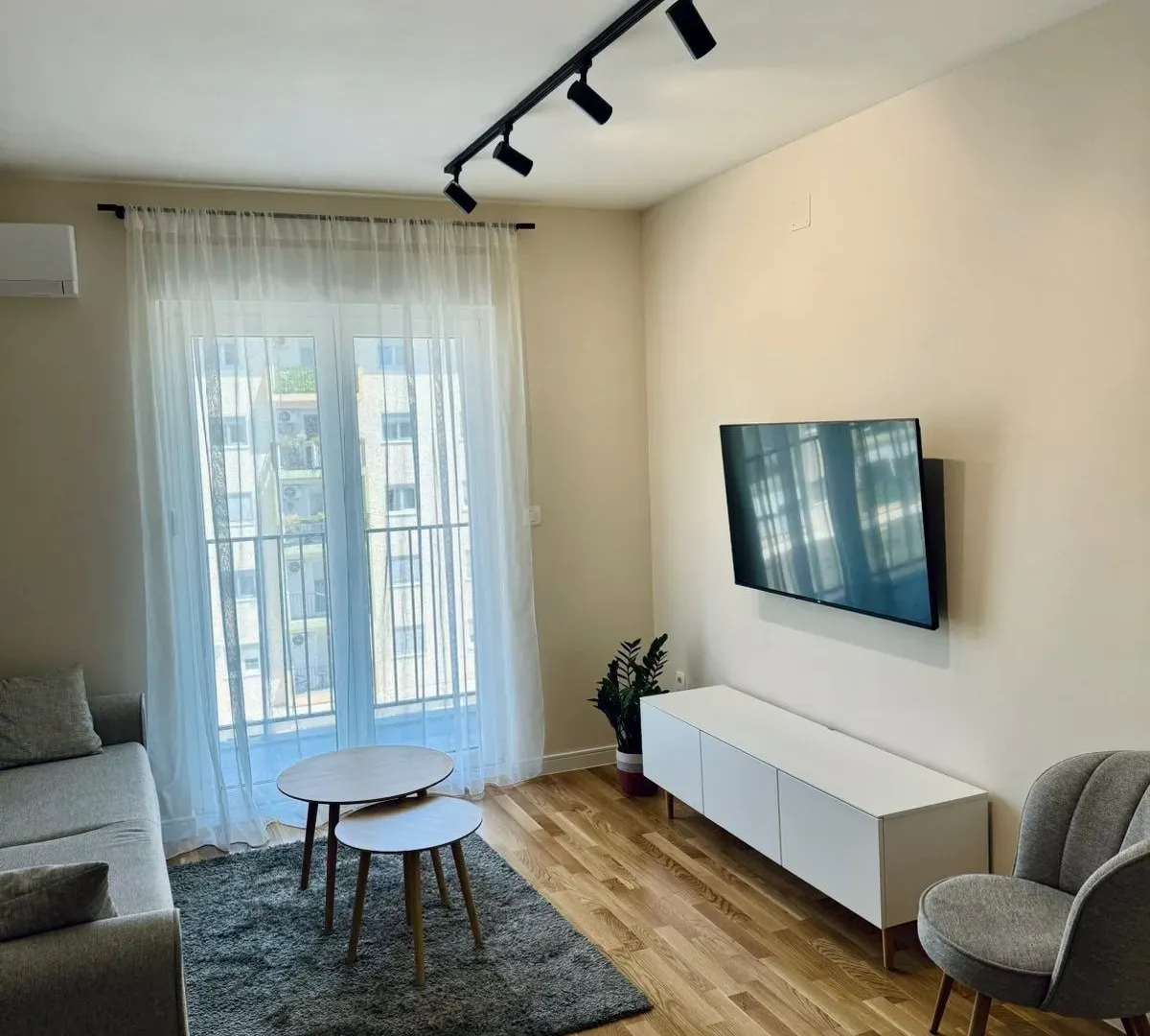 Rent, one bedroom apartment, 40m², Pobrežje, Podgorica