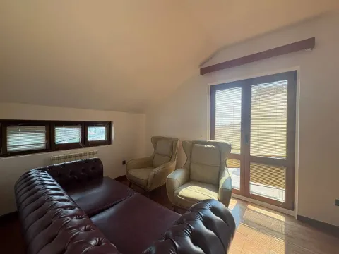 Izdavanje, kuća, 270m², Gorica C, Podgorica - image 30