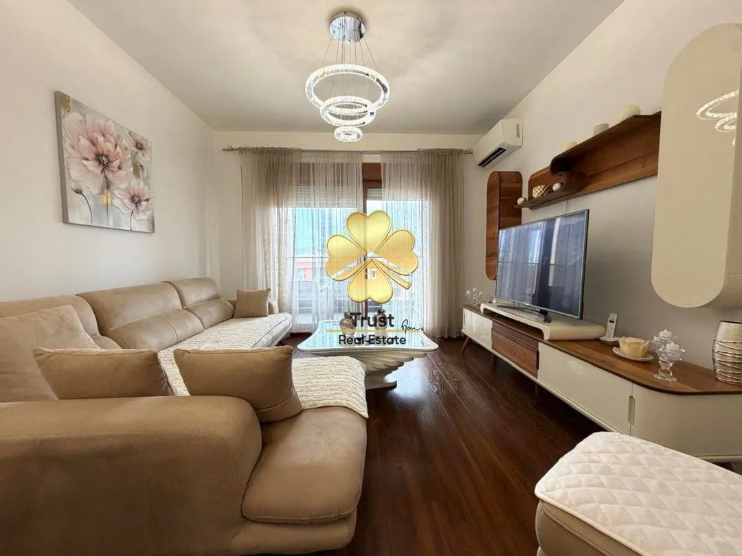 Izdavanje, jednosoban stan, 50m², Master Kvart, Podgorica