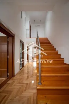 Prodaja, kuća, 252m², Zvezdara Sve Podlokacije, Beograd - image 9