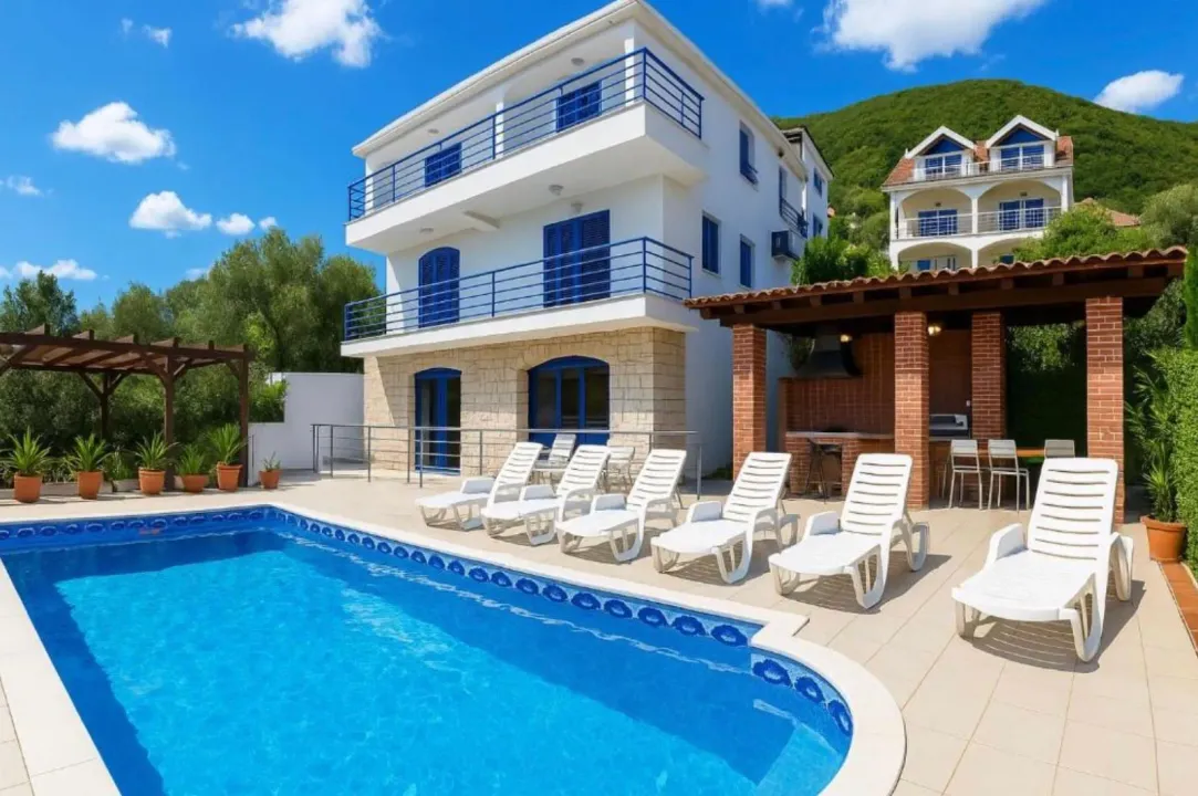 Sale, house, 280m², Đenovići, Herceg Novi