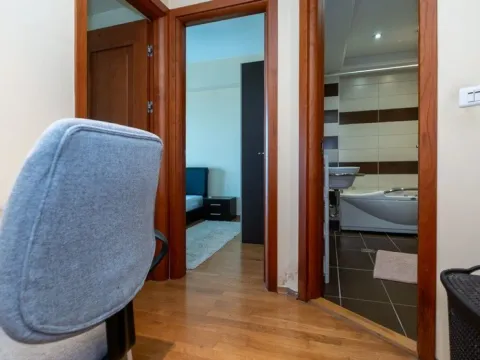 Izdavanje, dvosoban stan, 100m², Podgorica, Crna Gora - image 3