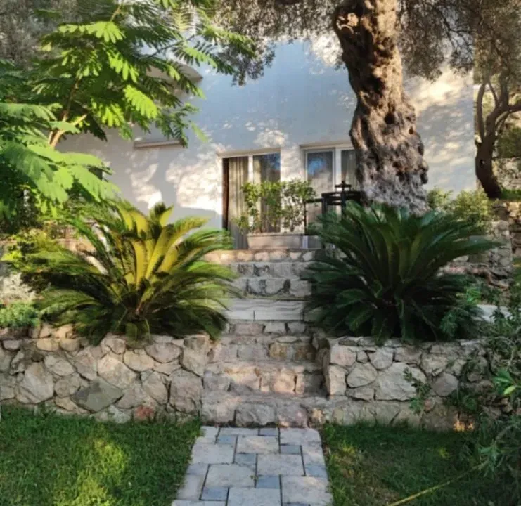 Prodaja, kuća, 350m², Bartula, Bar