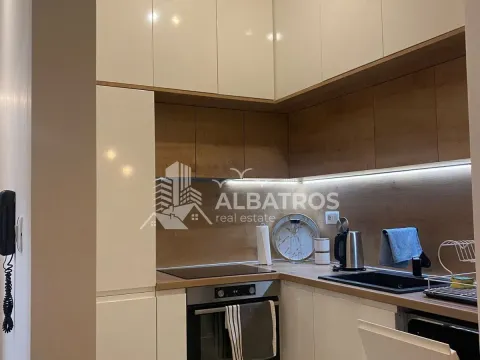 Izdavanje, dvosoban stan, 80m², Centar, Bar - image 3