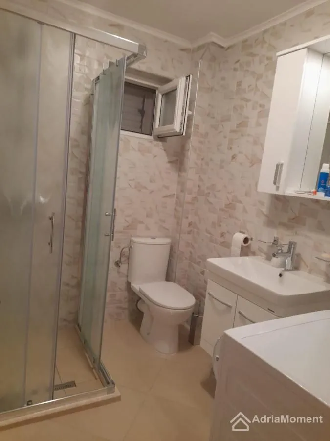 Prodaja, dvosoban stan, 66m², Centar, Tivat