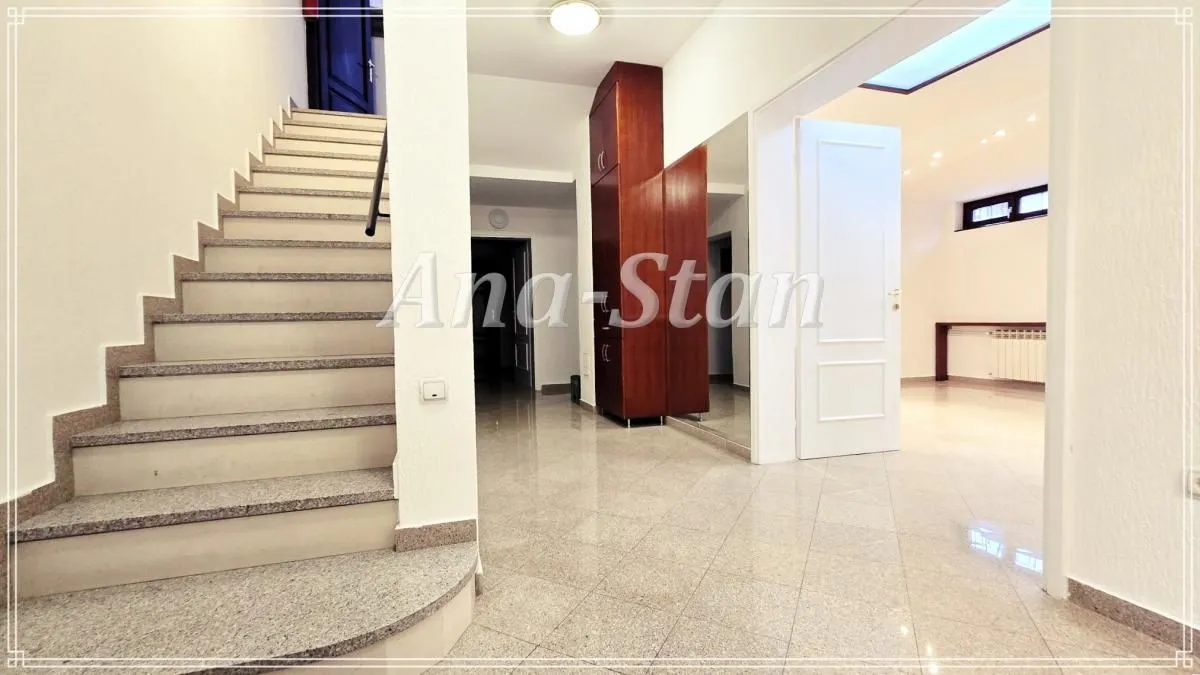 Rent, house, 290m², Voždovac Sve Podlokacije, Beograd