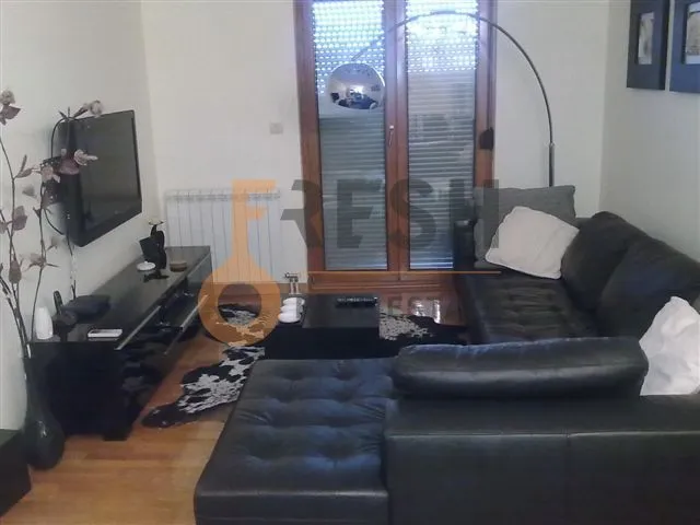 Izdavanje, dvosoban stan, 75m², Preko Morače, Podgorica