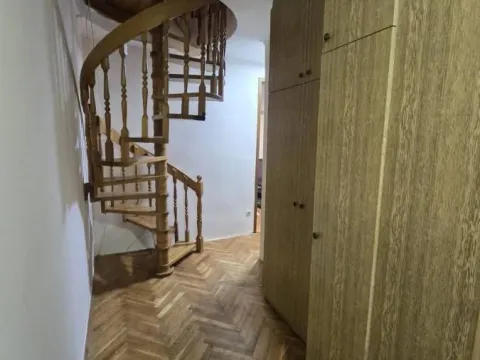 Izdavanje, trosoban stan, 80m², Centar, Novi Sad - image 17