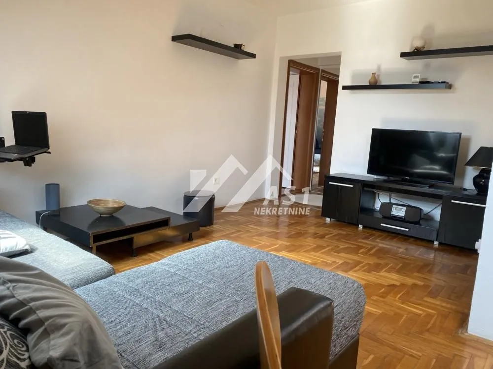 Izdavanje, dvosoban stan, 45m², Nova Detelinara, Novi Sad Sve Podlokacije