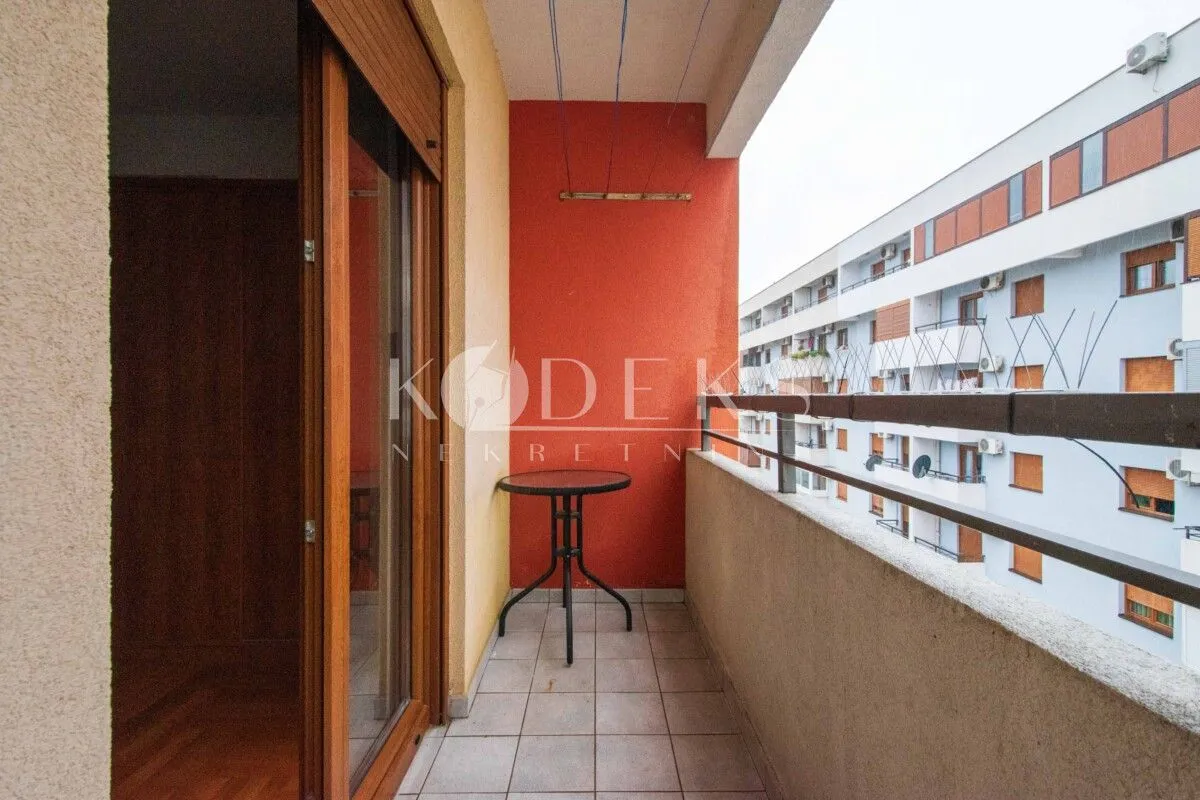 Izdavanje, dvosoban stan, 55m², Stari Aerodrom, Podgorica