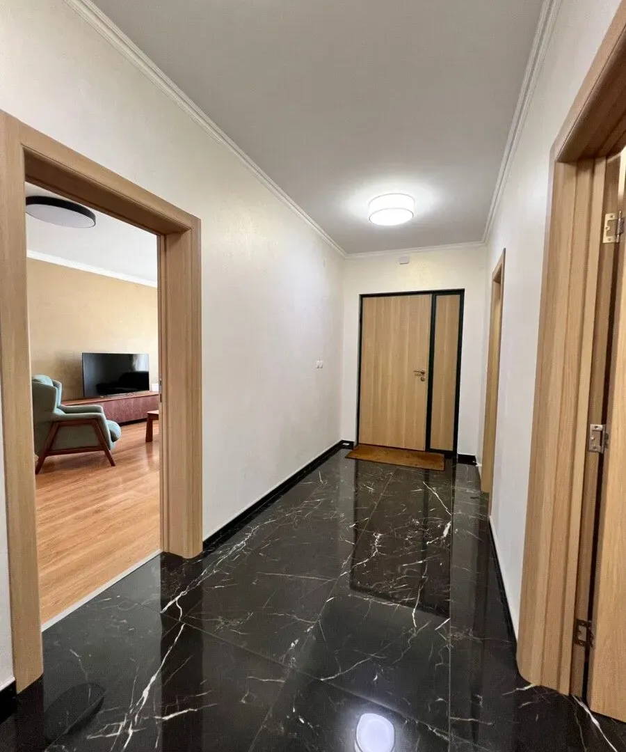 Prodaja, kuća, 200m², Rogami, Podgorica