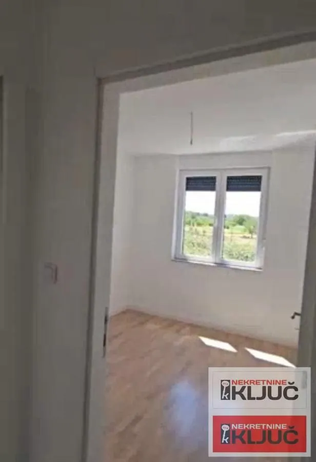 Prodaja, četvorosoban stan, 200m², Sremska Kamenica, Petrovaradin