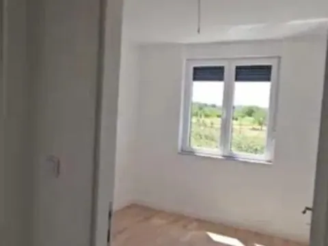 Prodaja, četvorosoban stan, 200m², Sremska Kamenica, Petrovaradin - image 13