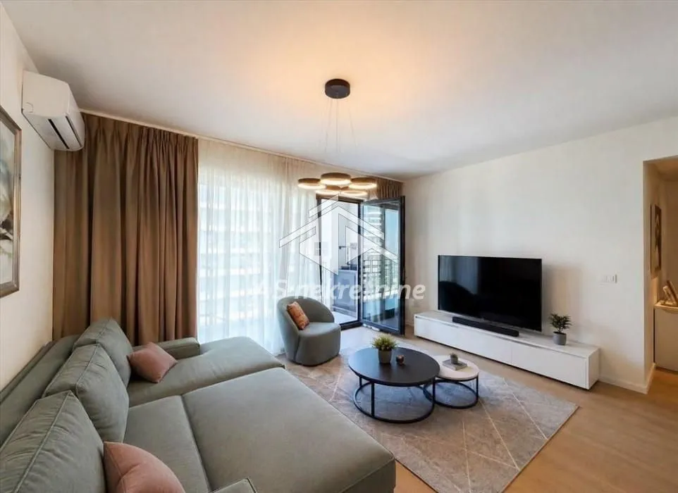 Izdavanje, trosoban stan, 87m², Savski Venac, Beograd