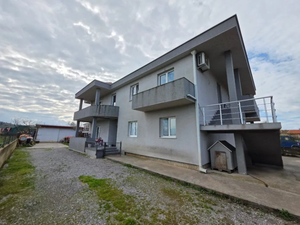 Prodaja, kuća, 310m², Donja Gorica, Podgorica