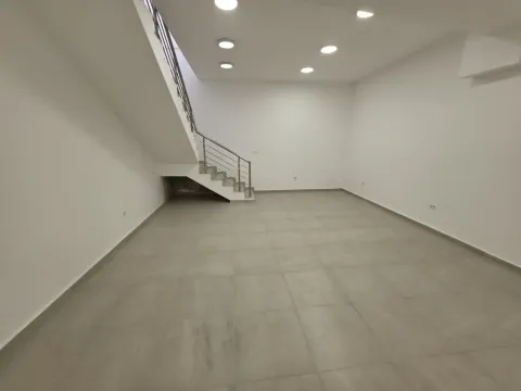 Izdavanje, poslovni prostor, 110m², Blok 6, Podgorica - image 6