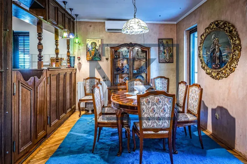 Prodaja, kuća, 280m², Ibričevina, Podgorica