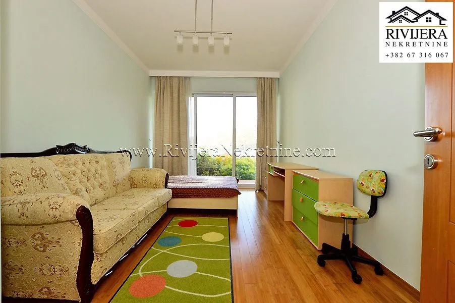 Prodaja, četvorosoban stan, 107m², Đenovići, Herceg Novi