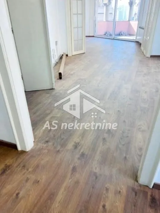 Rent, four bedroom apartment, 107m², Stari Grad, Beograd
