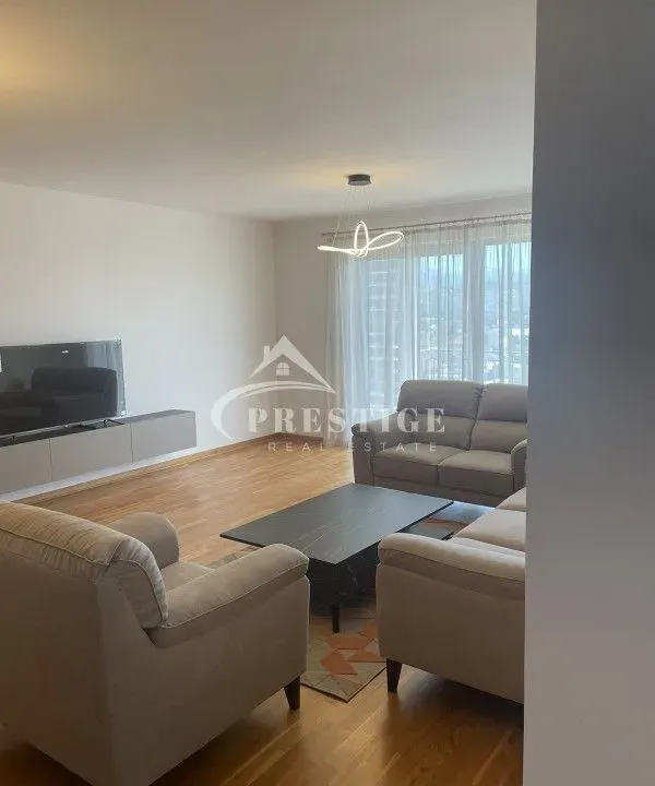 Izdavanje, trosoban stan, 110m², Gorica C, Podgorica