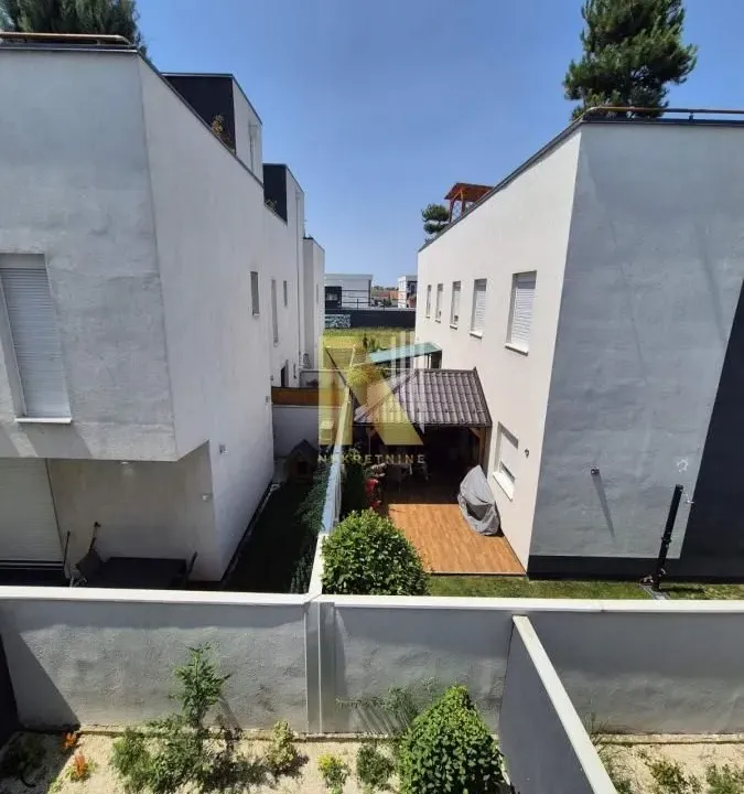 Prodaja, stan, 148m², Vidovdansko naselje, Novi Sad Sve Podlokacije