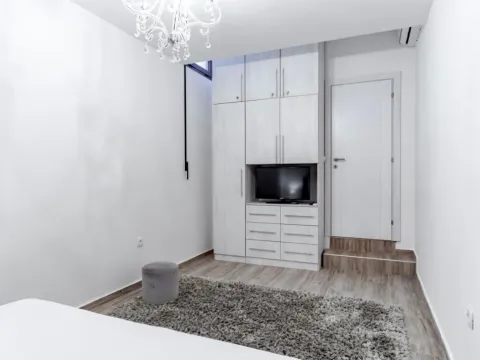 Rent, three bedroom apartment, 127m², Petrovac, Budva - image 9
