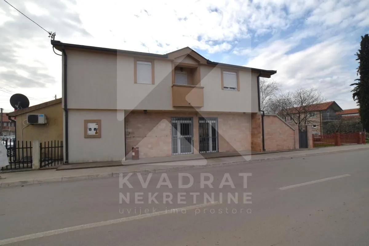 Prodaja, kuća, 241m², Konik, Podgorica