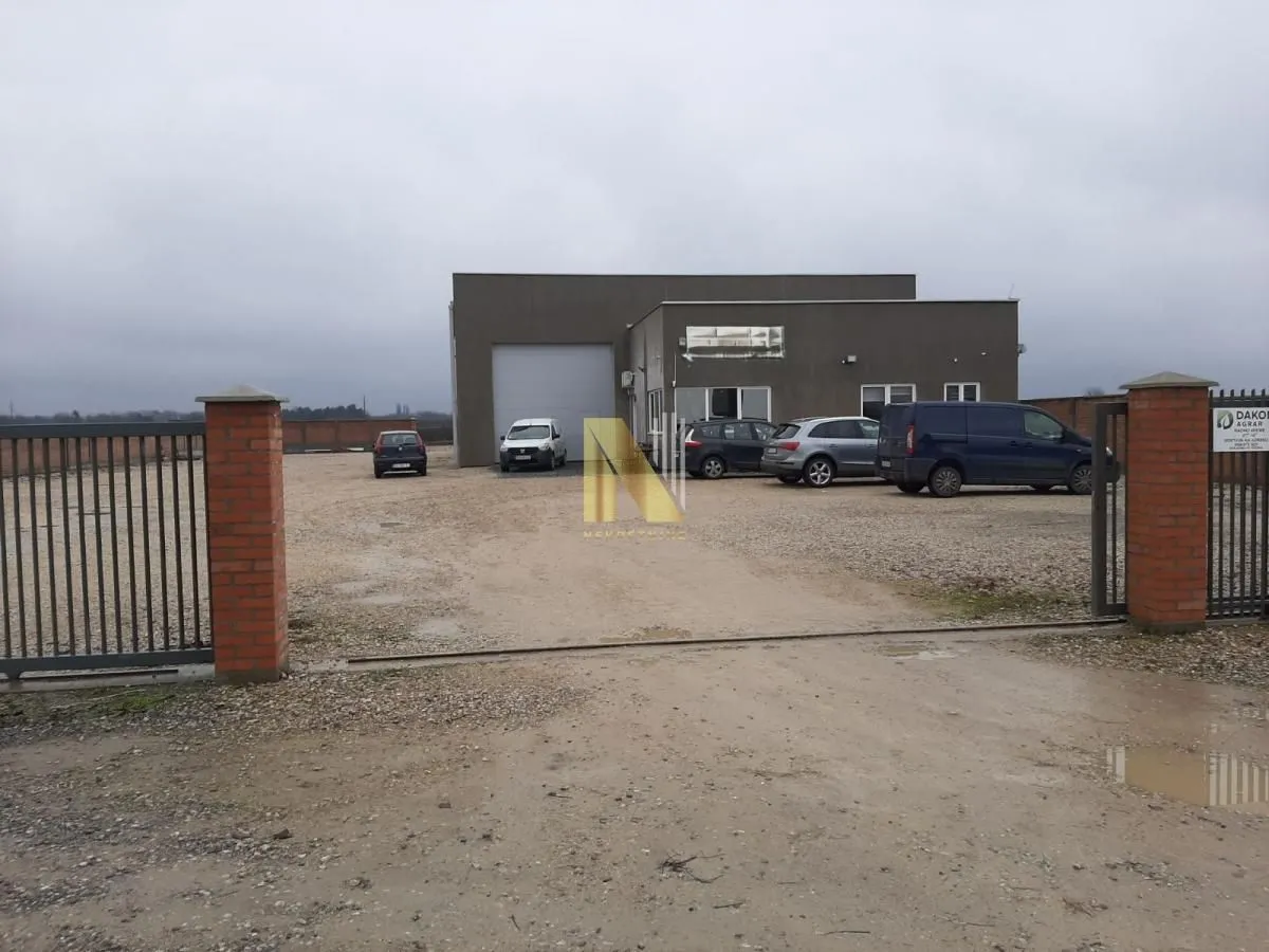 Rent, office space, 490m², Ruma, Srbija