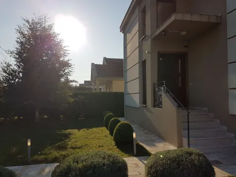 Rent, house, 262m², Zabjelo, Podgorica - image 2