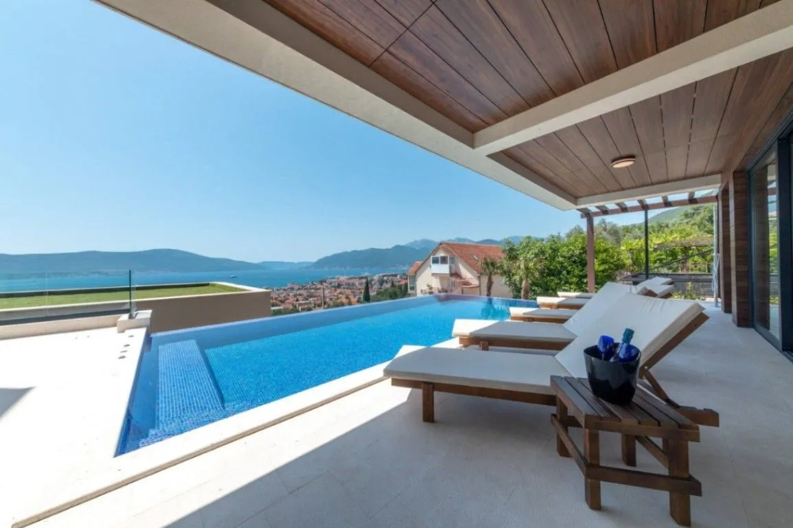 Sale, house, 490m², Mažina, Tivat