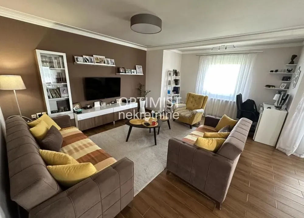 Prodaja, kuća, 110m², Zemun Ugrinovci, Zemun Sve Podlokacije