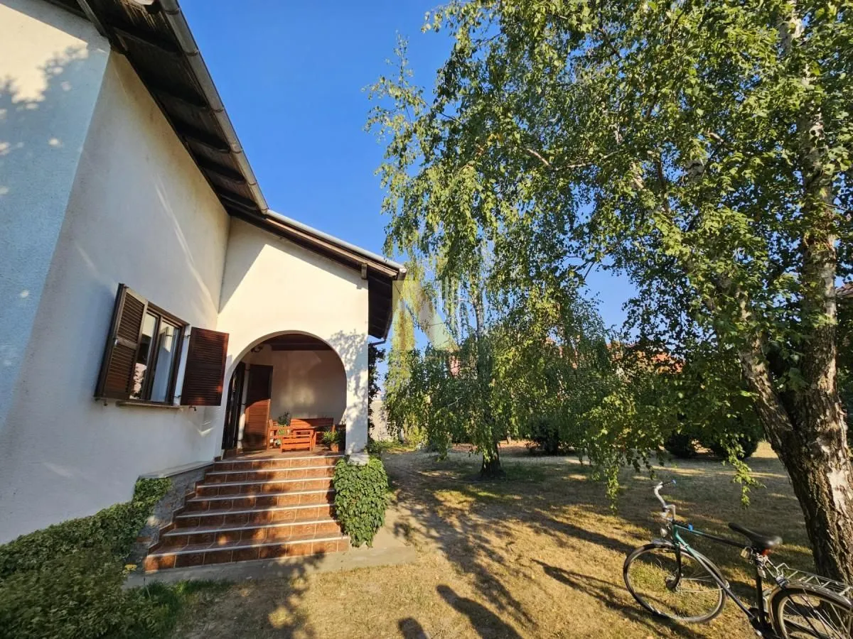 Prodaja, kuća, 331m², Veternik, Novi Sad Sve Podlokacije