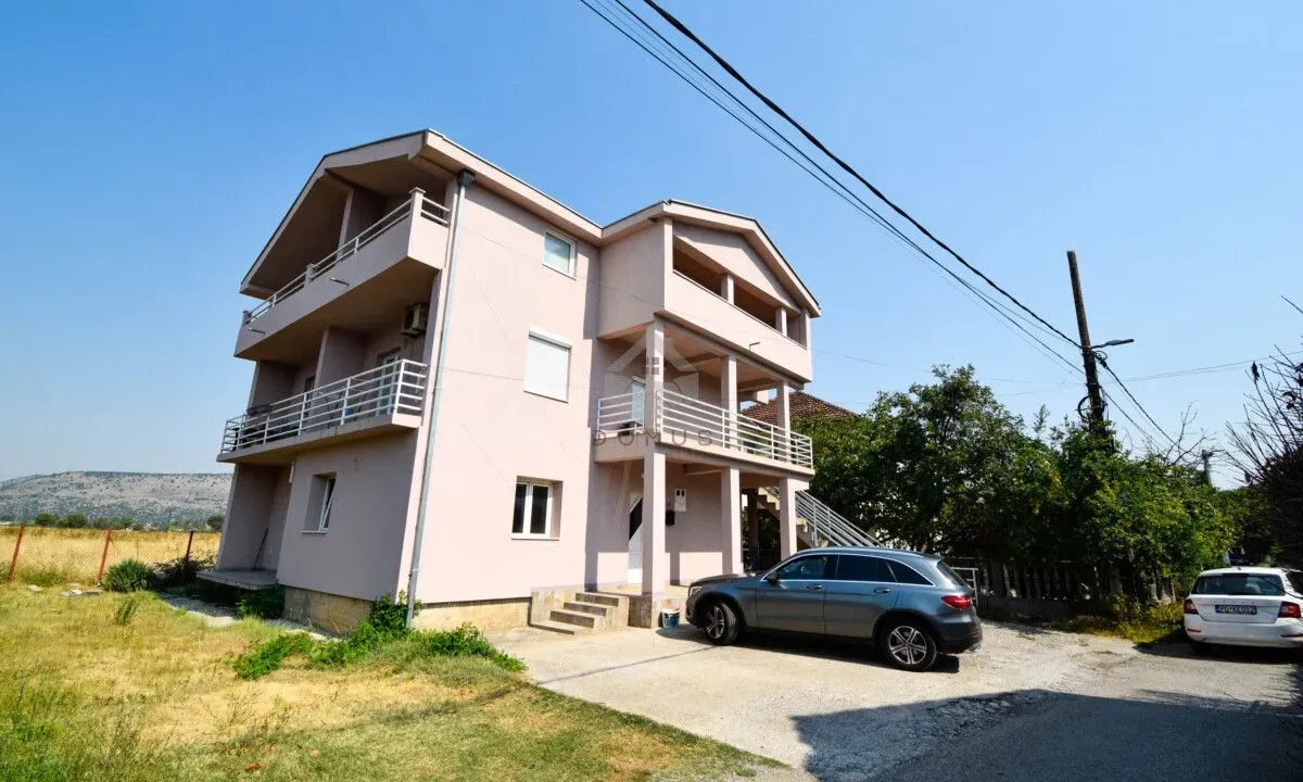 Prodaja, kuća, 330m², Kruševac, Podgorica