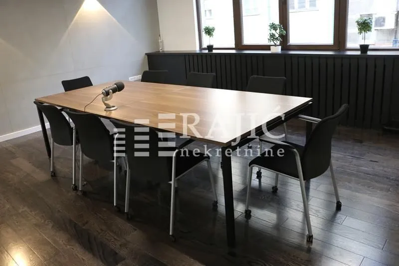 Rent, office space, 274m², Slavija, Vračar Sve Podlokacije