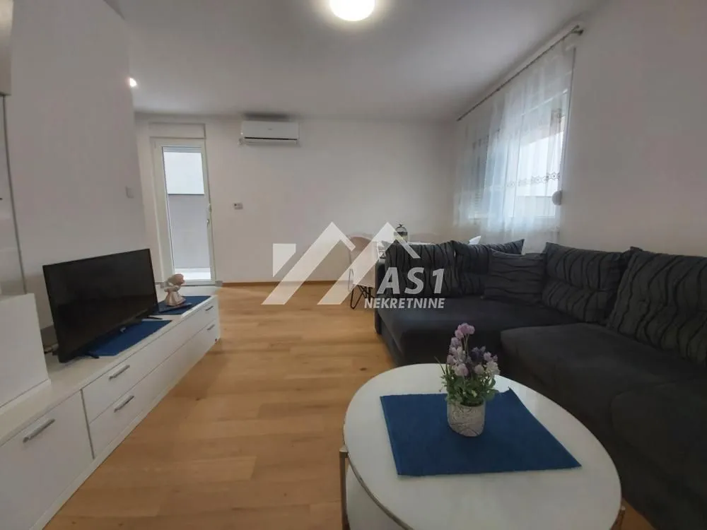 Izdavanje, jednosoban stan, 40m², Novo naselje, Novi Sad