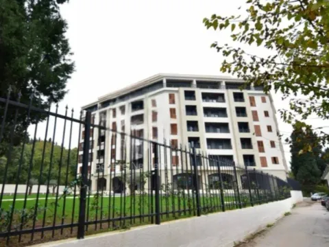 Izdavanje, jednosoban stan, 52m², Centar, Podgorica