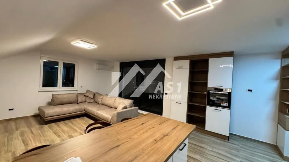 Izdavanje, dvosoban stan, 67m², Sremska Kamenica, Petrovaradin