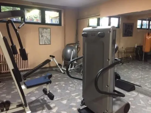 Izdavanje, kuća, 500m², Zemun Sve Podlokacije, Beograd - image 19