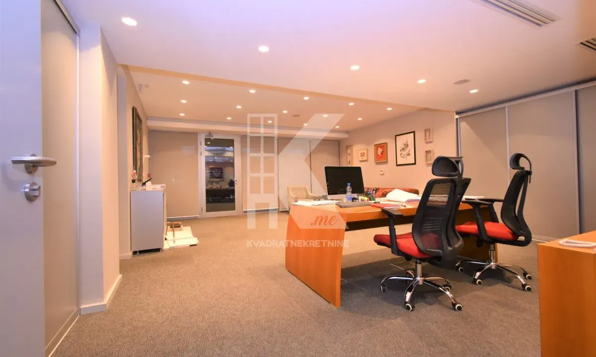 Rent, office space, 177m², City Kvart, Podgorica