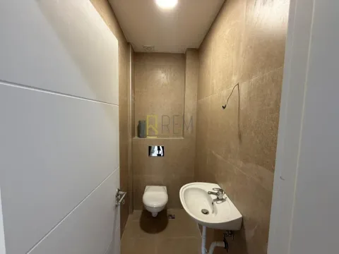 Izdavanje, dvosoban stan, 64m², Tološi, Podgorica - image 5