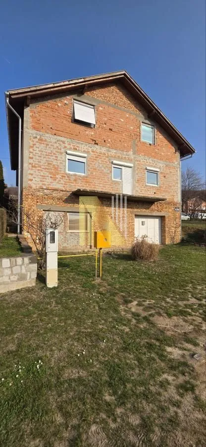 Prodaja, kuća, 312m², Novi Sad, Srbija