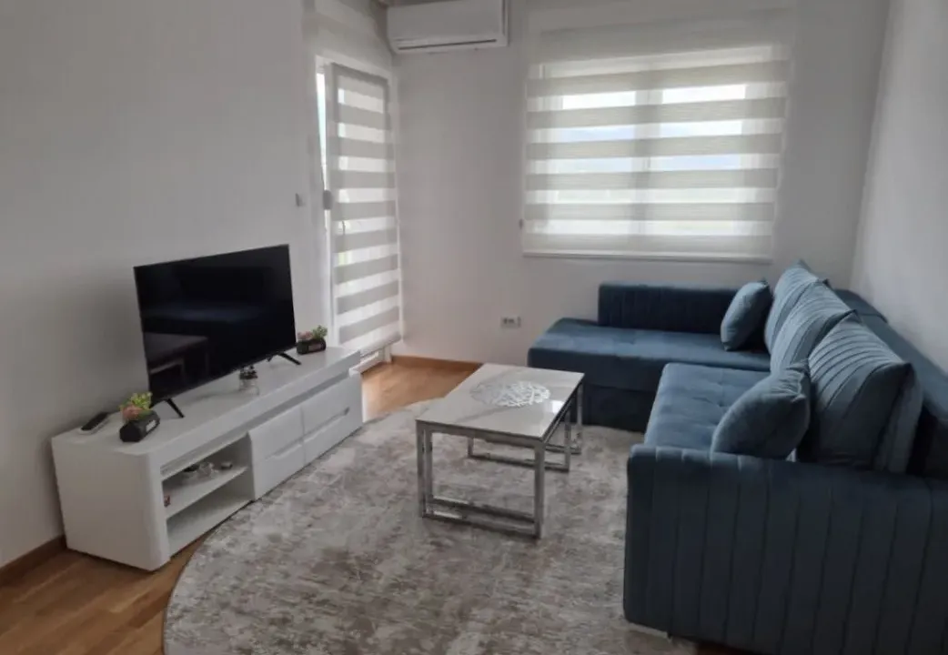 Rent, studio apartment, 33m², Stari Aerodrom, Podgorica