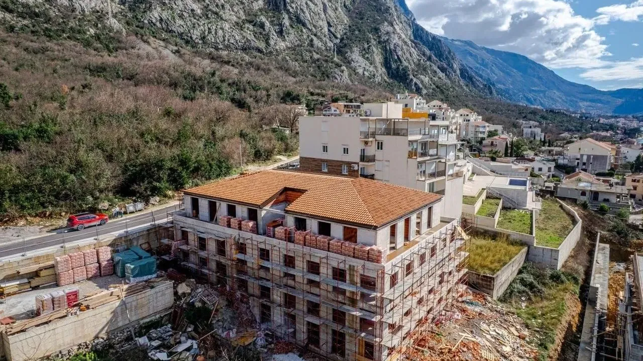 Sale, two bedroom apartment, 65m², Dobrota, Kotor