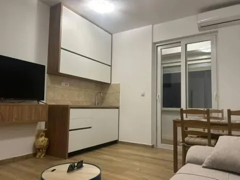 Izdavanje, dvosoban stan, 70m², Centar, Podgorica - image 7