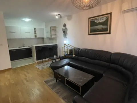 Izdavanje, dvosoban stan, 64m², City Kvart, Podgorica