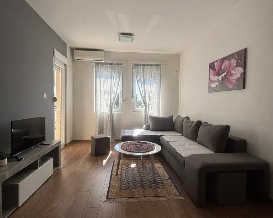 Izdavanje, dvosoban stan, 74m², City Kvart, Podgorica