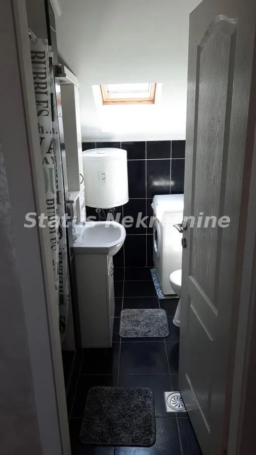 Izdavanje, dvosoban stan, 45m², Adamovićevo Naselje, Novi Sad Sve Podlokacije