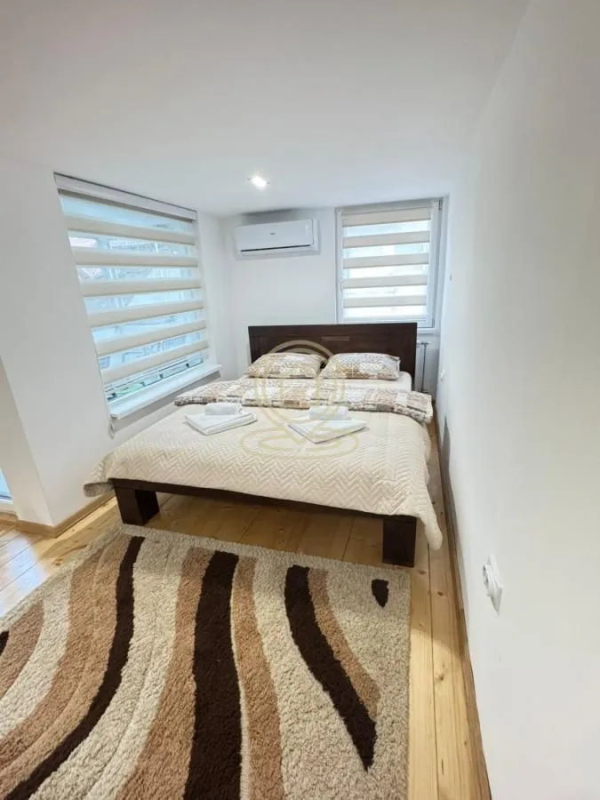 Izdavanje, dvosoban stan, 78m², Južni Bulevar, Vračar Sve Podlokacije